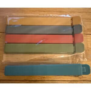 NWT Set Of 5 Magnetic Chip Or Bag Clips